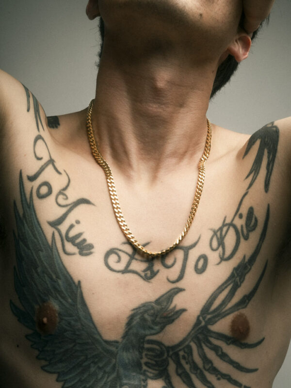 Alternative view of Genten - Cadena cubana dorada