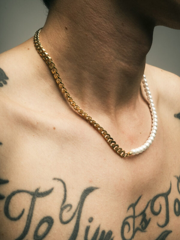 Hagikari - Collar de perlas y cadena cubana dorada