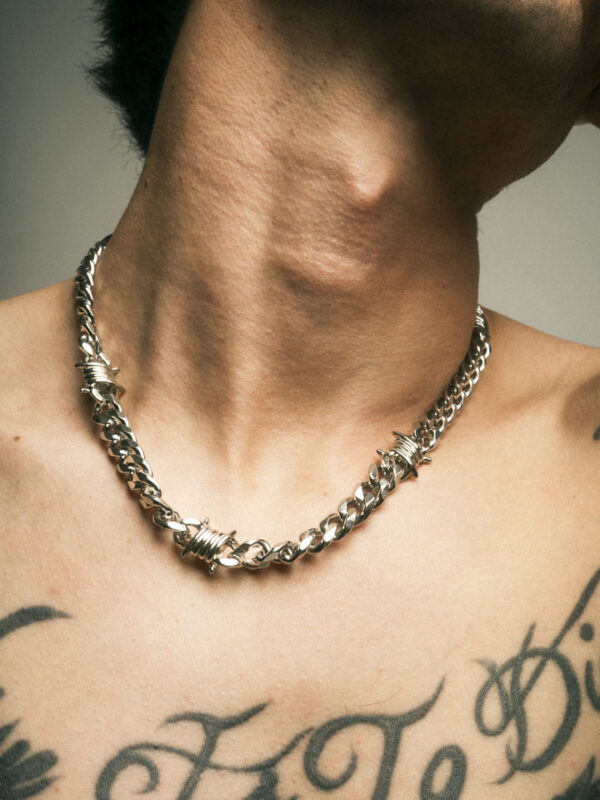 Keikai - Cadena cubana plateada con puas